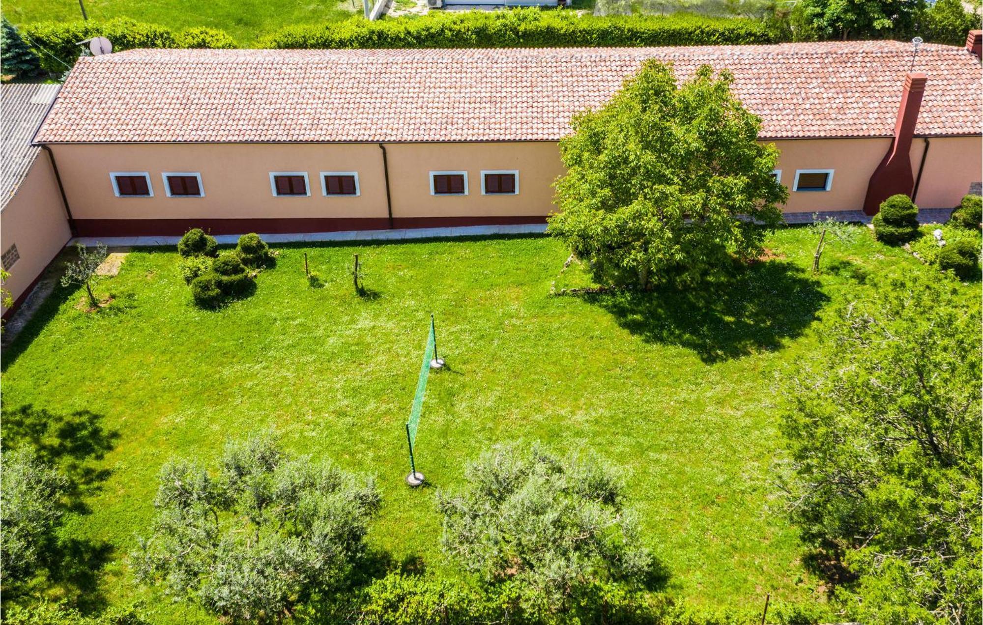 Amazing Apartment In Krnica With Kitchen Eksteriør billede