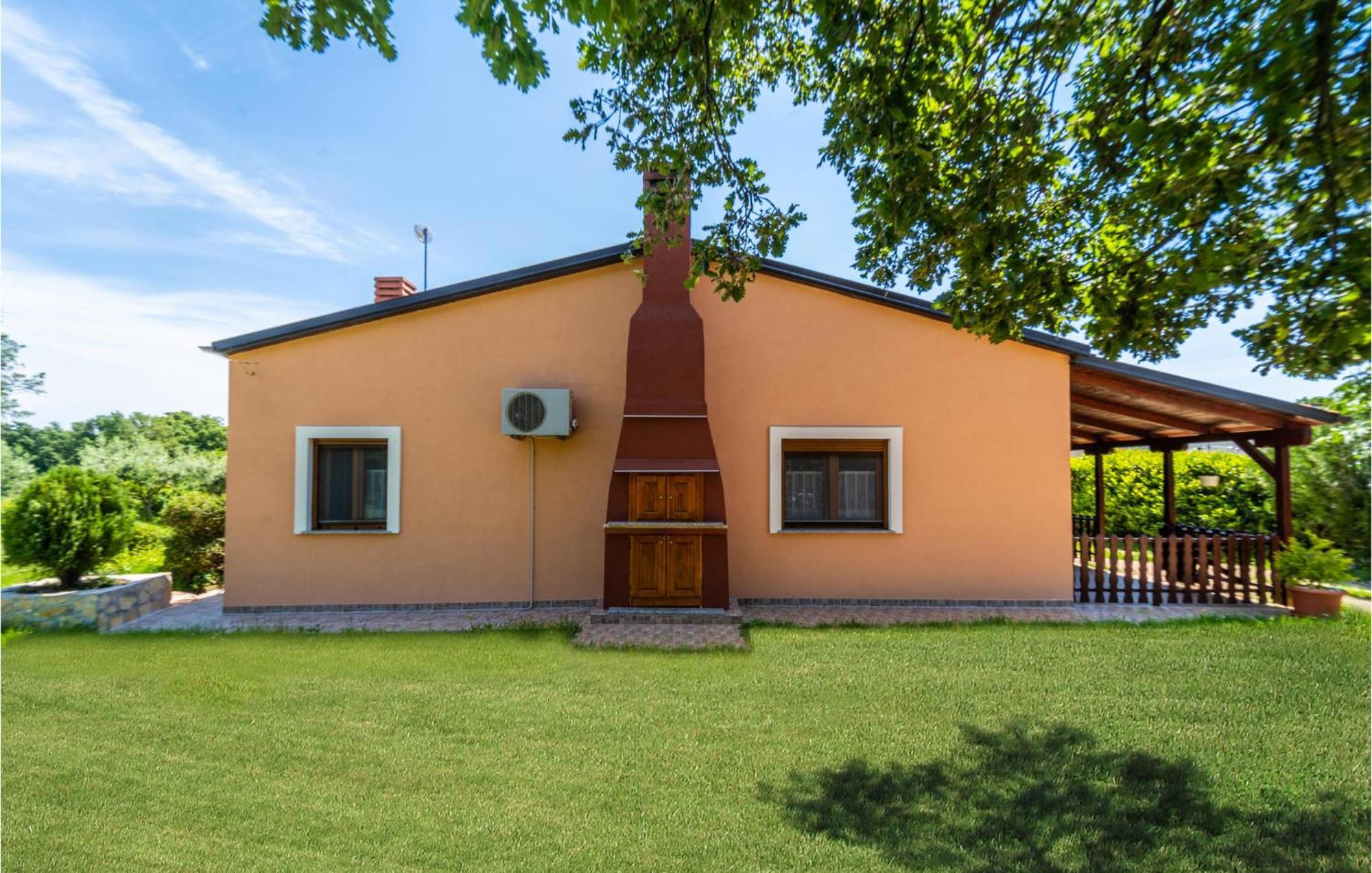 Amazing Apartment In Krnica With Kitchen Eksteriør billede